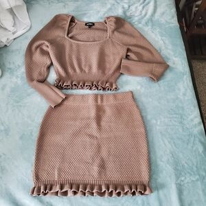 Knit Ruffle-Hem Mini Skirt in Mauve